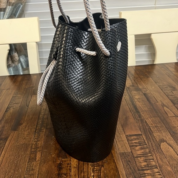 Melissa Bag faux Black Snakeskin Bucket + Baja East Drawstring - Picture 7 of 15